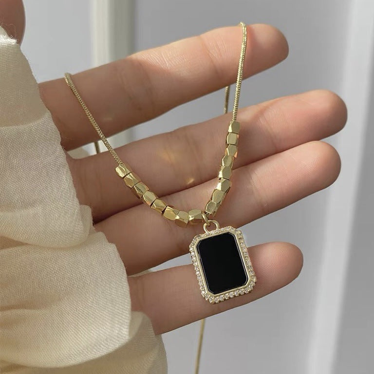 Titanium steel Necklace, French retro advanced temperament light extravagant black square pendant Necklace